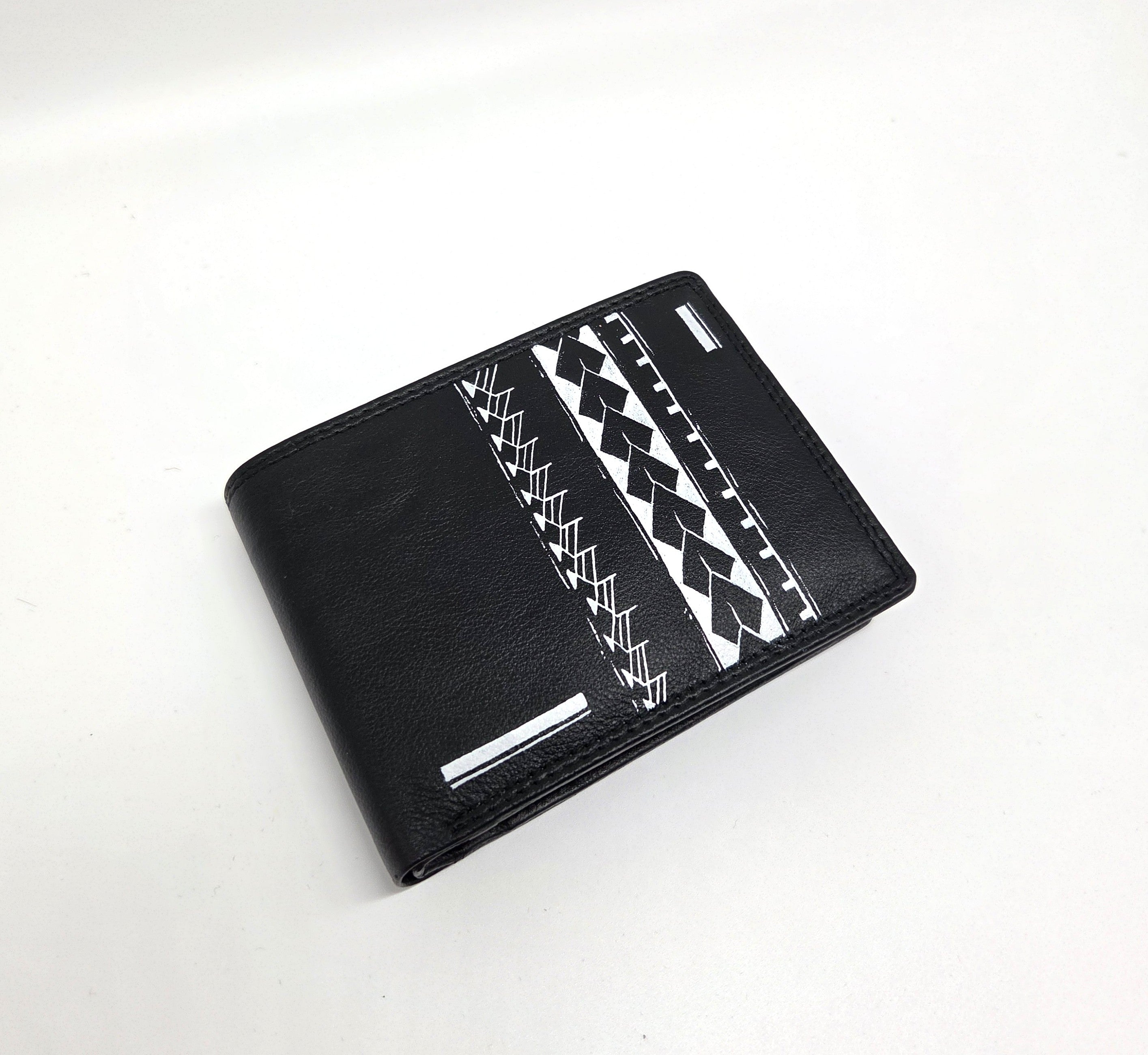 Tätowierte Geldtasche Rindsleder schwarz "MAORI"
