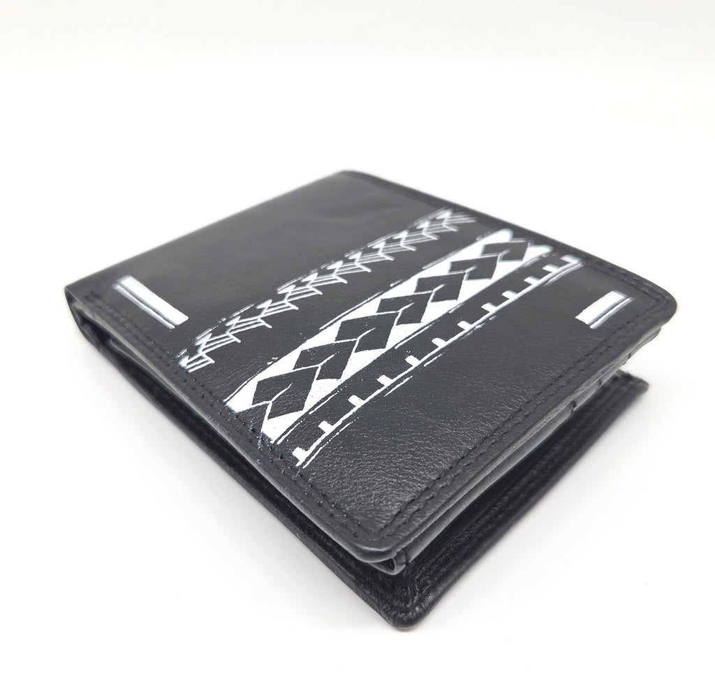 Tätowierte Geldtasche Rindsleder schwarz "MAORI"