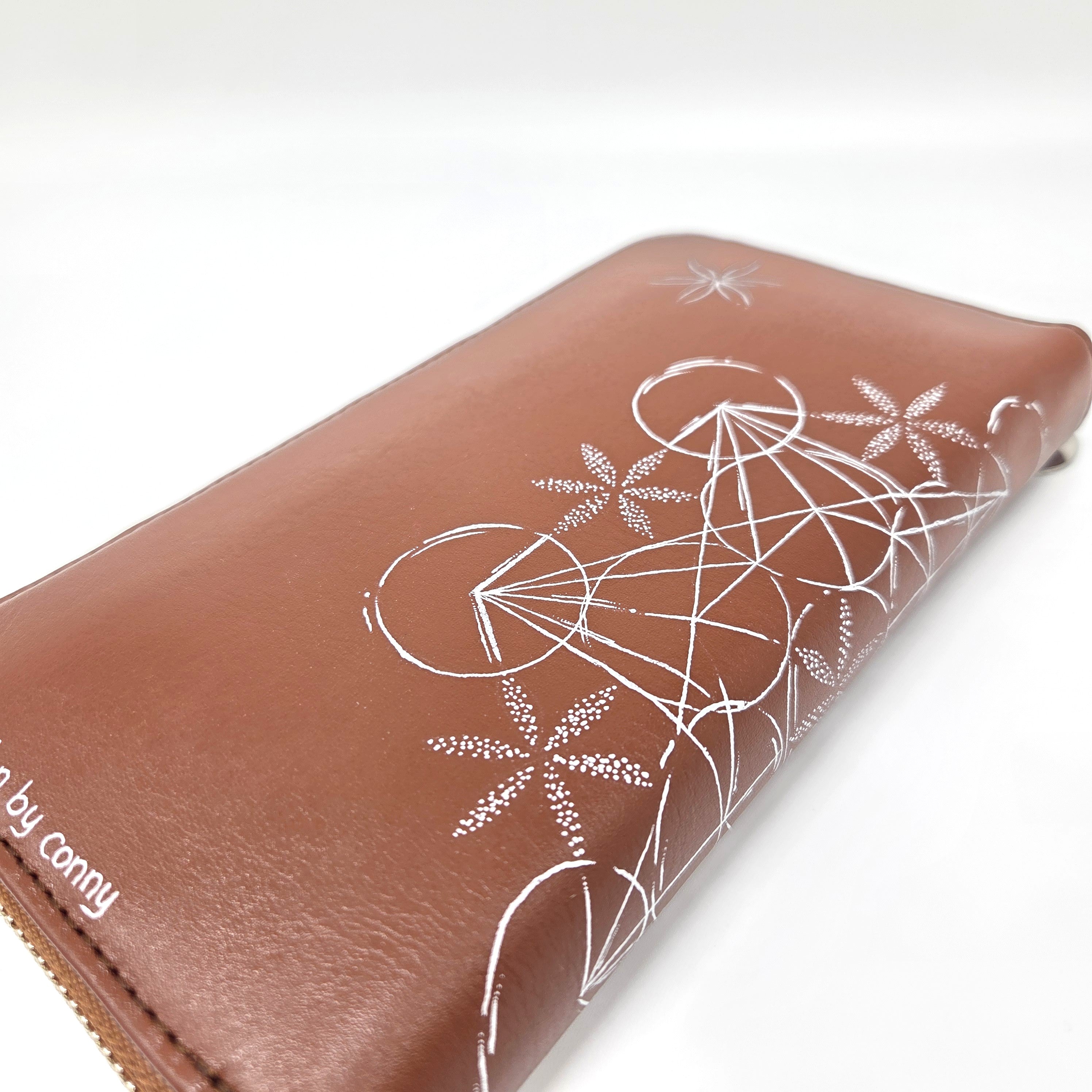 Tätowierte Geldtasche Rindsleder braun "WÜRFEL"