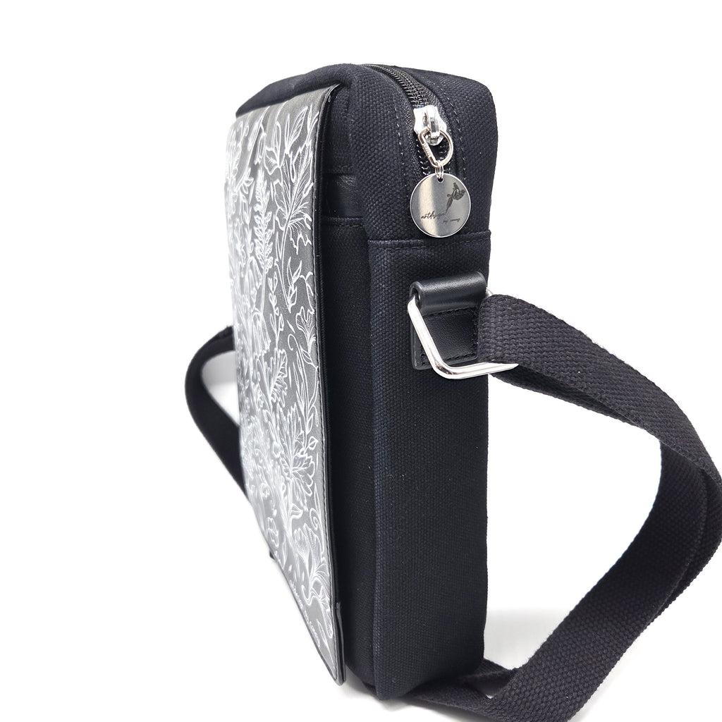 Tätowierte Tasche Canvas/Rindsleder schwarz "UN MER DE FLEURS"